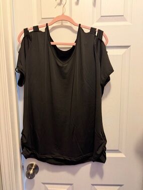 Black Cold-Shoulder Women’s Top - Breathable Everyday Tee